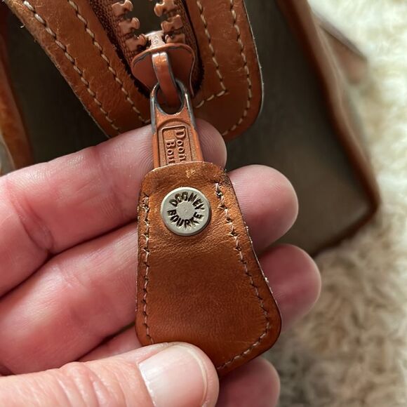 Vintage Biscotti Shortbread Dooney and Bourke AWL Shoulder bag - Picture 13 of 13